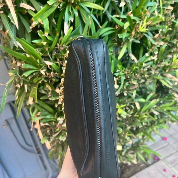 Authentic Chanel CC black lambskin quilted diagonal run lock flap camera bag - Picture 15 of 16